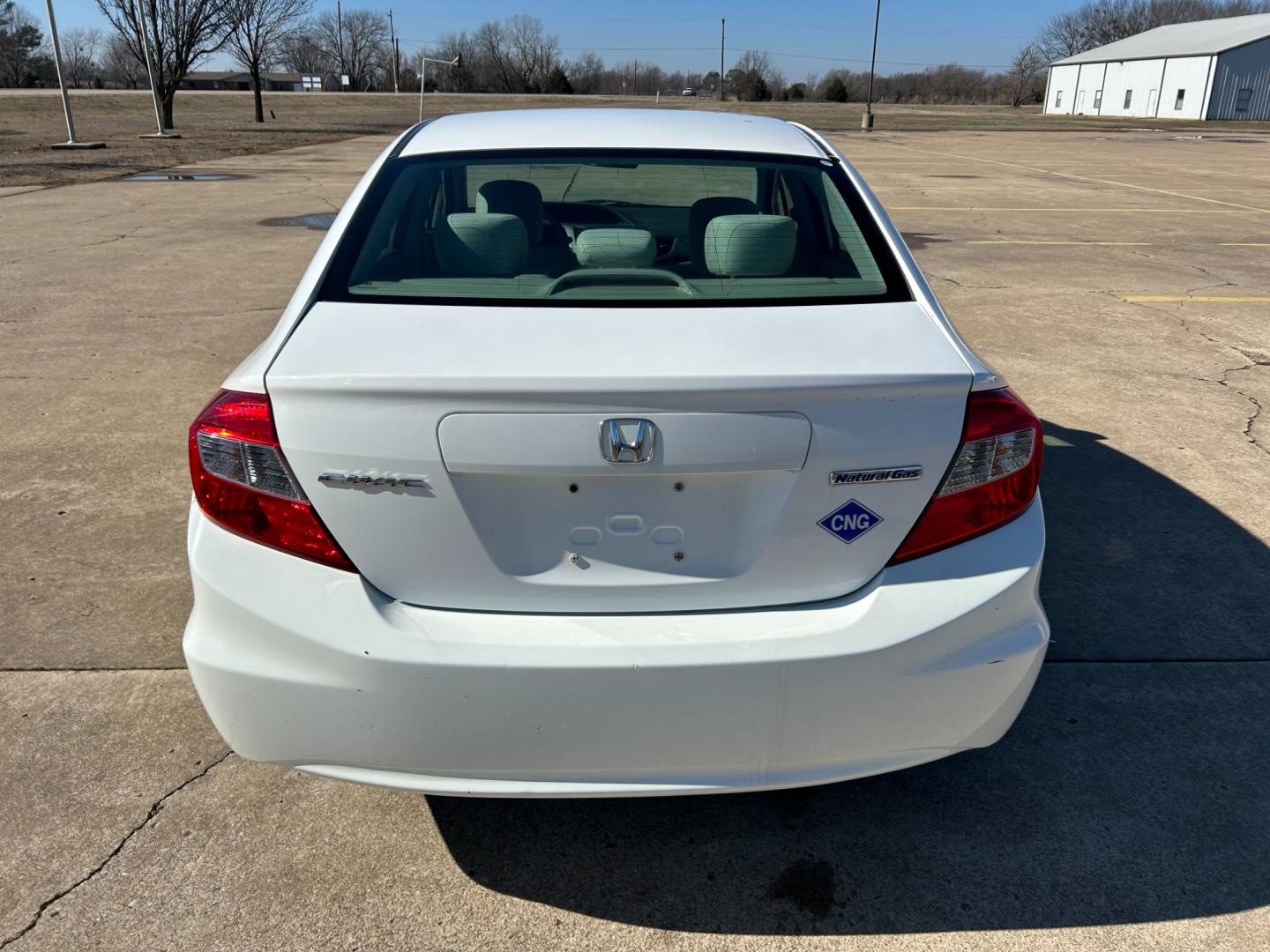 2012 White /Gray Honda Civic CNG Sedan 5-Speed AT (19XFB5F59CE) with an 1.8L L4 SOHC 16V CNG engine, 5-Speed Automatic transmission, located at 17760 Hwy 62, Morris, OK, 74445, (918) 733-4887, 35.609104, -95.877060 - Photo#5